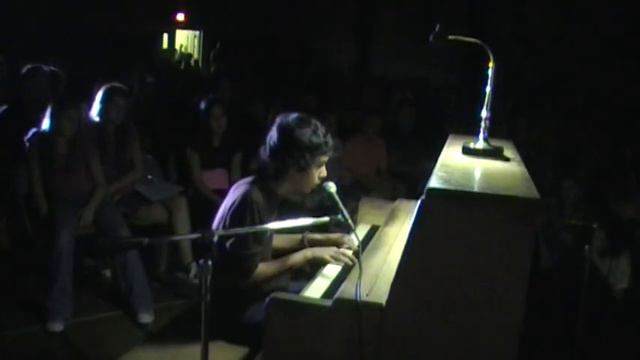 Eminem - Mockingbird on piano at school talent show. смотреть онлайн
