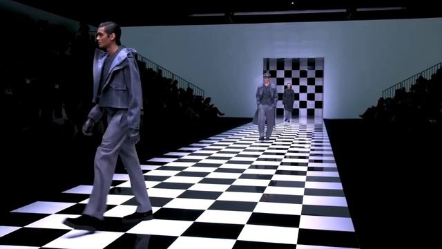 Emporio Armani Мода в Милане Осень 2022 Зима 2023 / Одежда, сумки и аксессуары смотреть онлайн