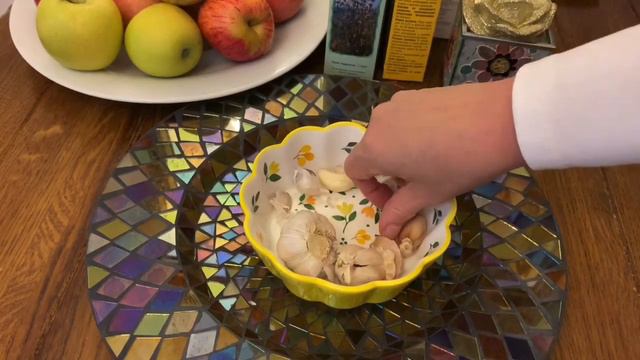 ВСЕГО 3 КАПЛИ ЦЕЛЕБНОГО МАСЛА в УХО и СЛУХ УЛУЧШИТСЯ! смотреть онлайн