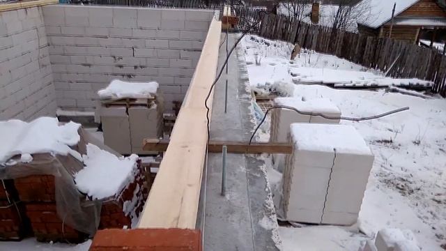Двускатная крыша своими руками. Начало. смотреть онлайн