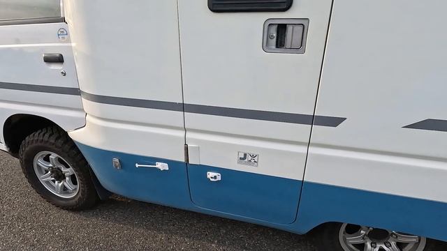 This Mitsubishi 4x4 Camper Can Fit Anywhere! A 1995 Delica JB470 | Ottoex