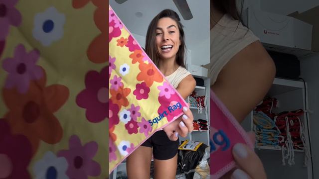 This gym towel order is a little strange… 😂 смотреть онлайн