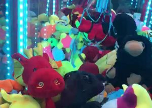 Хватайка / Аппарат с Игрушками / #60 / Охотимся на игрушку из «Игра в Кальмара» (Squid Game).