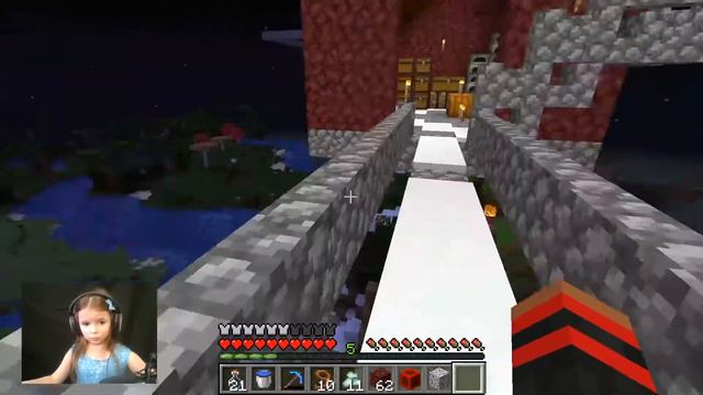 Вика играет в Minecraft / старый дом, выживание смотреть онлайн
