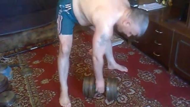 Юсиф..50 кг. с одной рукой.Тренировка дома. смотреть онлайн