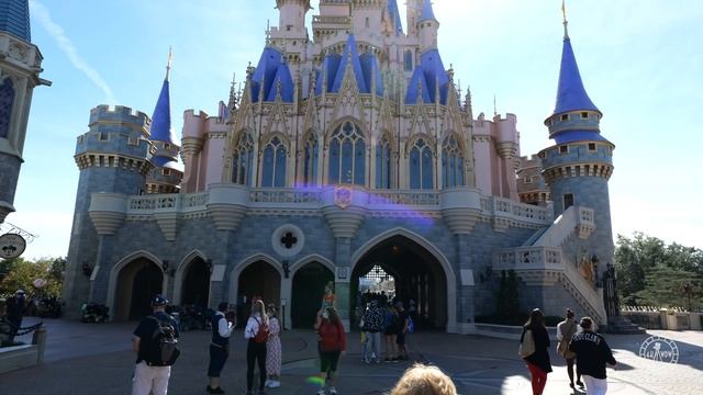 Magic Kingdom Complete Walking Tour in 4K | Walt Disney World Orlando Florida Theme Parks 2021 смотреть онлайн