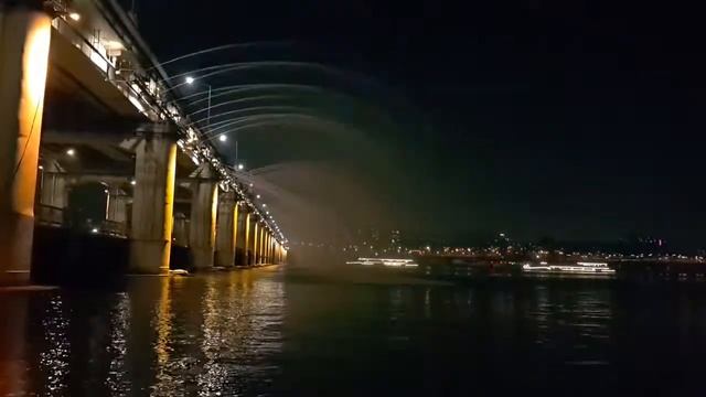 Korea Explored -- Ep.10 Rainbow Bridge, What To Do In Seoul