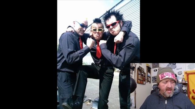 Music Reaction - The Toy Dolls "The Devil Went Down to Scunthorpe" смотреть онлайн