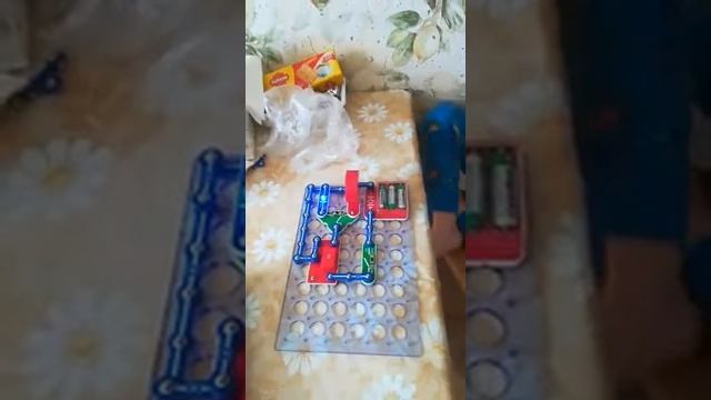 Детский электронный конструктор Знаток смотреть онлайн