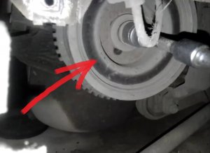 БЬЁТ ДЕМПФЕРНЫЙ ШКИВ ВАЗ 2110, 2111, 2112, 2114, 2115, Калина, Приора, Гранта.