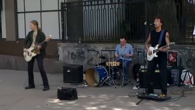 Цой на Арбате (19.06.2010).mp4 смотреть онлайн