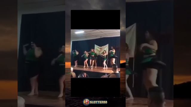 Разрушительный танец))) смотреть онлайн