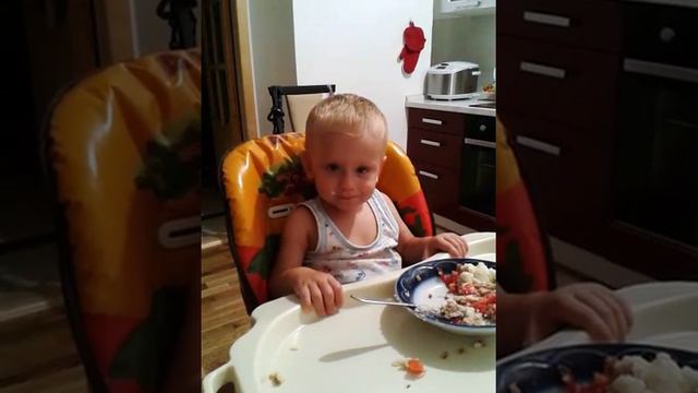 ребенок учится кушать сам смотреть онлайн