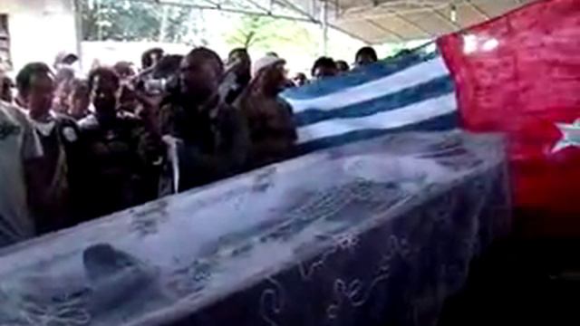 UPACARA BERSAMA PEMAKAMAN MAKO TABUNI OLEH KNPB.flv смотреть онлайн