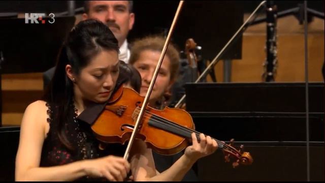 Akiko Suwanai - Bach Sonata No.2 in A minor, BWV 1003 (III. Andante) ( LIVE ) смотреть онлайн
