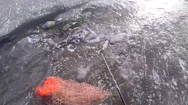 НАШЁЛ ХОД РЫБЫ И ДАВАЙ ТЯГАТЬ НА ПАУК ПОДЪËМНИК КАРАСЕЙ ВЕСНОЙ. Рыбалка на паук. Рыбалка 2023 смотреть онлайн