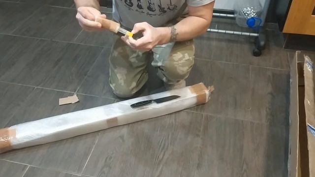 Распаковка посылки с заготовками для электрогитары смотреть онлайн