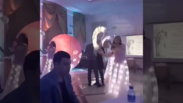 Сопровождение первого танца молодых смотреть онлайн