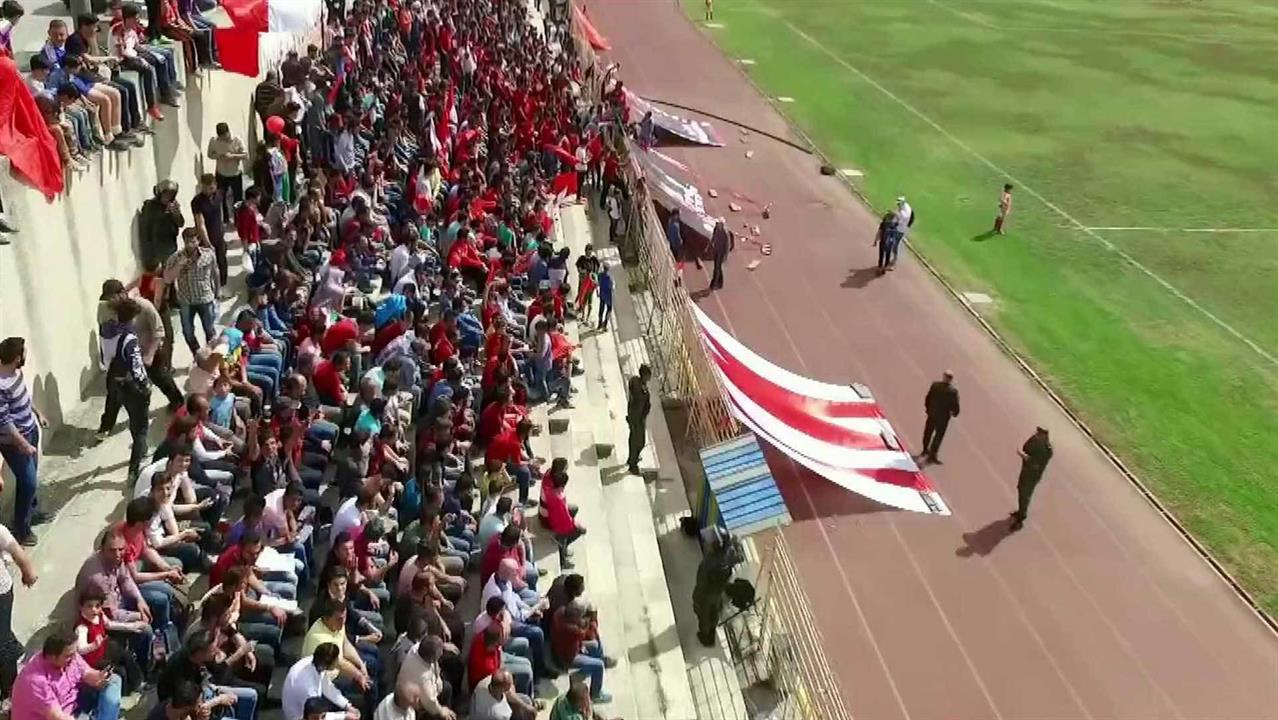 В Алеппо впервые за долгое время провели футбольный матч, на который собрались тысячи болельщиков