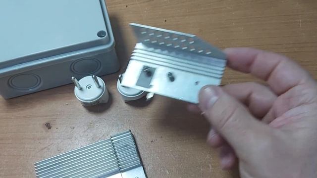 DIY Универсальный адаптер для подключения 110V приборов к сети 220В своими руками смотреть онлайн