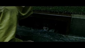 Оно, часть 1 ,клоун откусил руку ребёнку