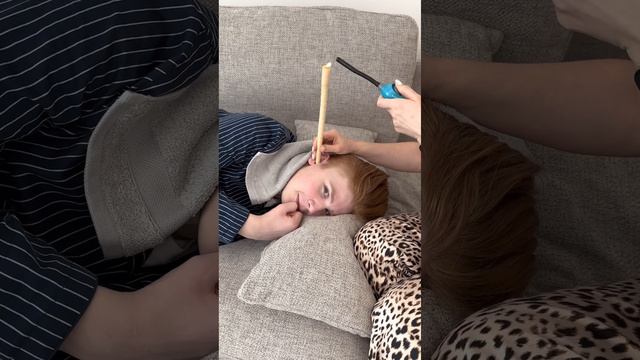 Достаём ушную серу?. Килограмм серы у меня в ушах?!?!? смотреть онлайн