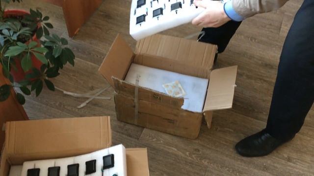 Привезли шаговый двигатель fl42sth47-1684b