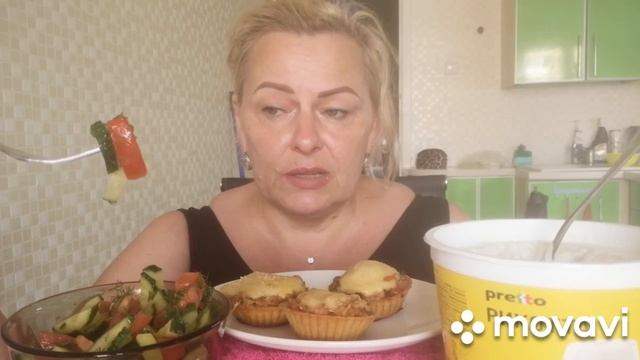 ПРИГОТОВИЛА МЯТУ С ЛИМОНОМ /ТАРТАЛЕТКИ С ОВОЩАМИ /САЛАТ С ГРИБАМИ /МУКБАНГ, ПОБОЛТАЕМ смотреть онлайн