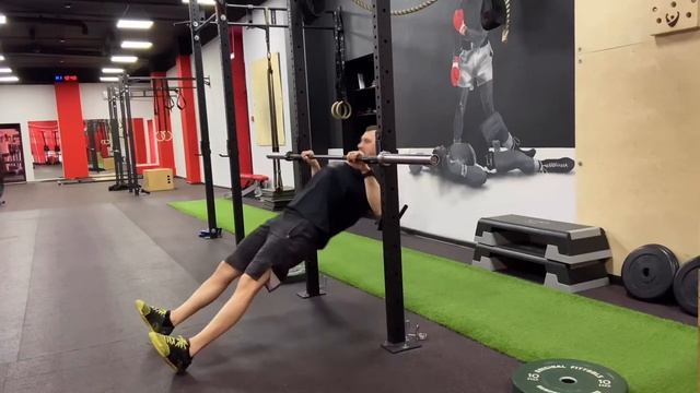 Горизонтальные подтягивания на низкой перекладине смотреть онлайн