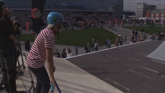 Мамакаев Абдурахман - новички финал самокат KICK&GO - День города в "Парке легенд", Москва 20160910 смотреть онлайн