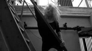 Sky Ferreira - Everything Is Embarrassing