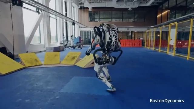 Роботы Boston Dynamics делают сальто!! ШОК!! смотреть онлайн