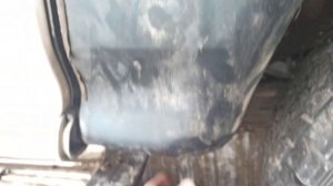 как снять крыло и добраться к бочку омывателя фар Паджеро 2