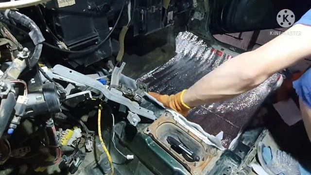 kz. көліктің еденіне жылы төсеніш ru. теплоизоляция пола nissan