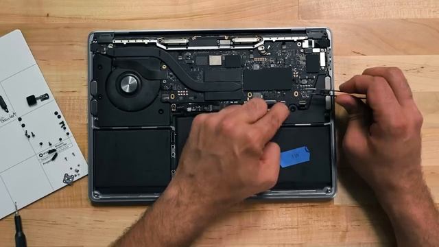 We’re Pretty Sure We Just Tore Down the New M2 MacBook Pro!? смотреть онлайн