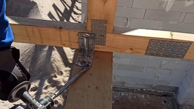 Демонтаж ершёных гвоздей. Как вытянуть ершеные гвозди. смотреть онлайн