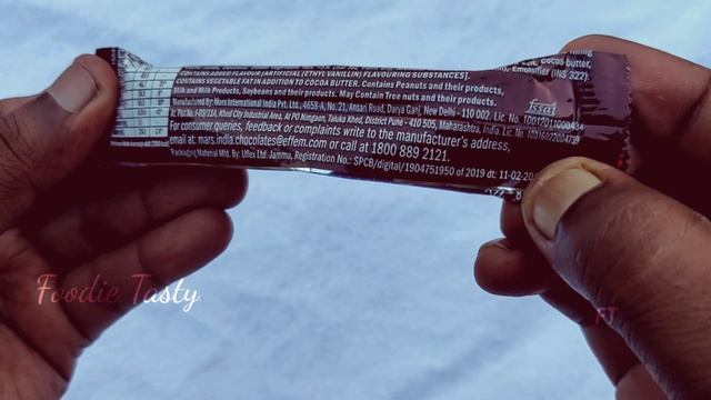 #SNICKERS Unwrapping #snickersunboxing #snickerschoclate #foodietasty #20rupeessnickers #notalking смотреть онлайн