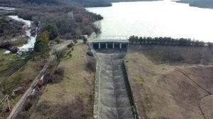 ПАРТИЗАНСКОЕ ВОДОХРАНИЛИЩЕ сброс воды. Вода в Крыму заполняет водохранилища Крыма. Крым 2022