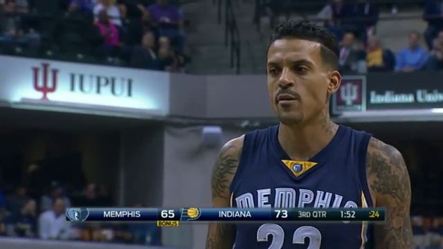 Indiana Pacers fans chant "Derek Fisher" at Grizzlies F Matt Barnes смотреть онлайн
