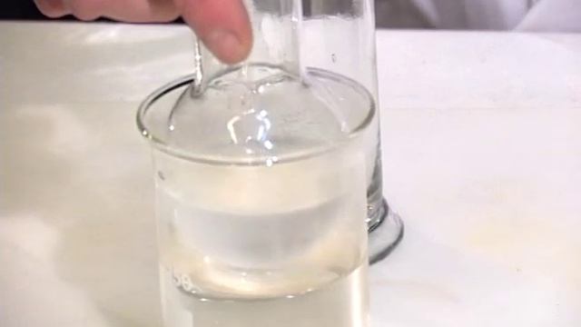 Видеоопыты. Органика 59. Окисление глюкозы аммиачным раствором оксида серебра (I) смотреть онлайн