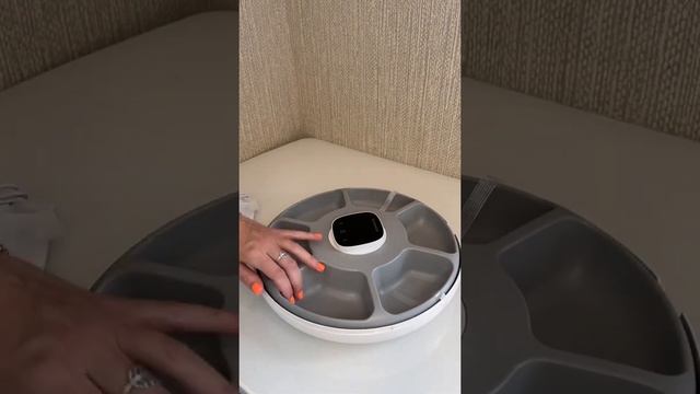 Автокормушка для домашних животных с таймером Xiaomi Petoneer Timed Multi-Meal Feeder (PF001-M) смотреть онлайн