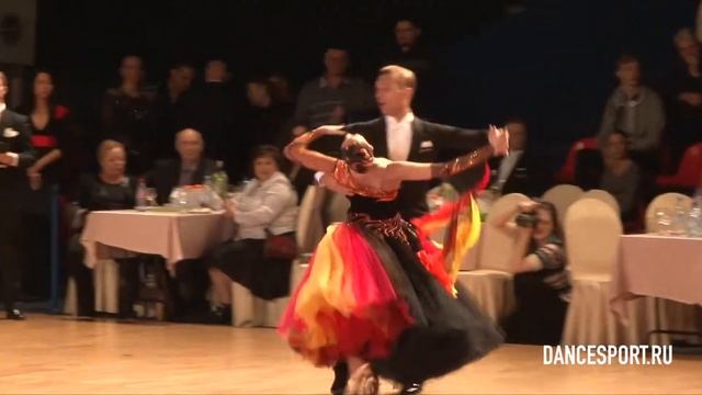 Parfyonov Denis - Sopit Tetiana, 1/2 Slow Foxtrot смотреть онлайн