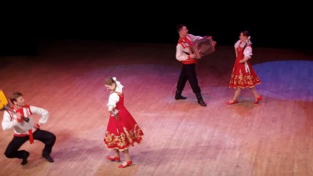 "Четвёрка" (русский танец), ансамбль танца "Кудринка", 21.05.2023, ЦДКЖ смотреть онлайн