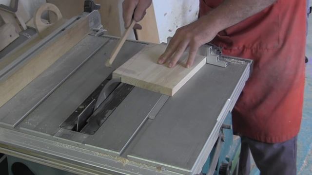 Скамеечка для ног. Footstool. смотреть онлайн