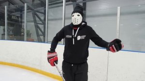 Что должен знать нападающий чтобы получить шайбу. Приём шайбы.