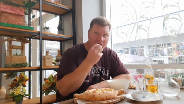 Хачапури по Аджарски лодочка, с яйцом и маслом, как делают в Адлере. смотреть онлайн