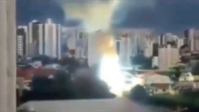 UAP flying around blue plasma surge in Turkey. смотреть онлайн