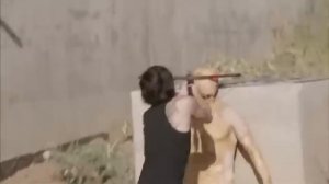 Walkin Dead  Norman Reedus learning to shoot a crossbow / Норман Ридус учится стрелять из арбалета