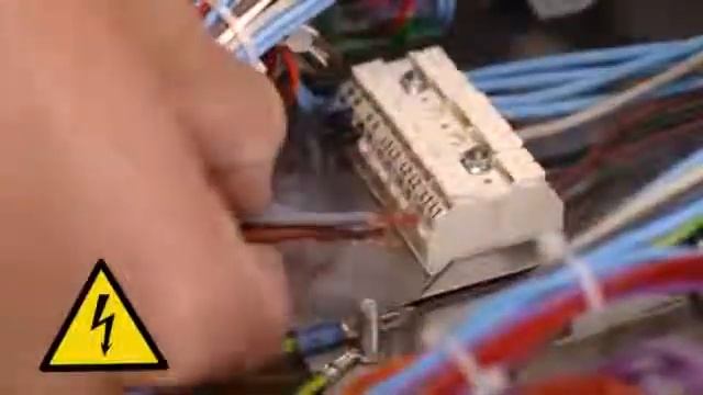 Classeq Подстольные машины - Инструкция по переключению с 380В на 220 В смотреть онлайн