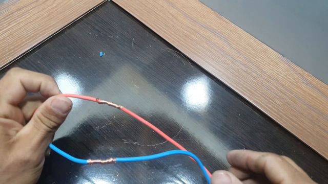 Это мало знает правильно скрутки электрических проводов.. смотреть онлайн